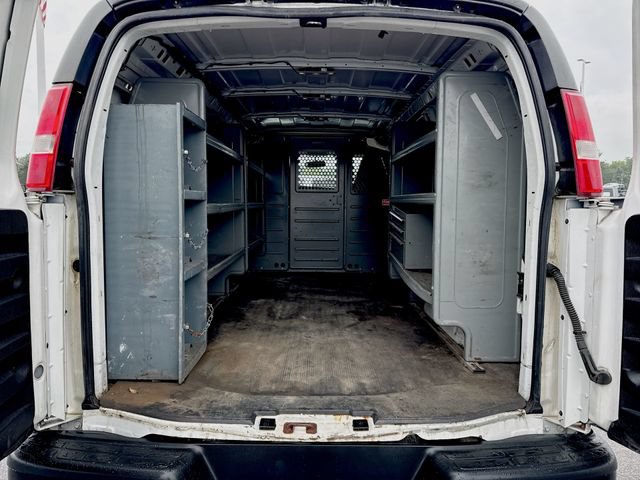Used 2016 Chevrolet Express 2500 RWD image 21