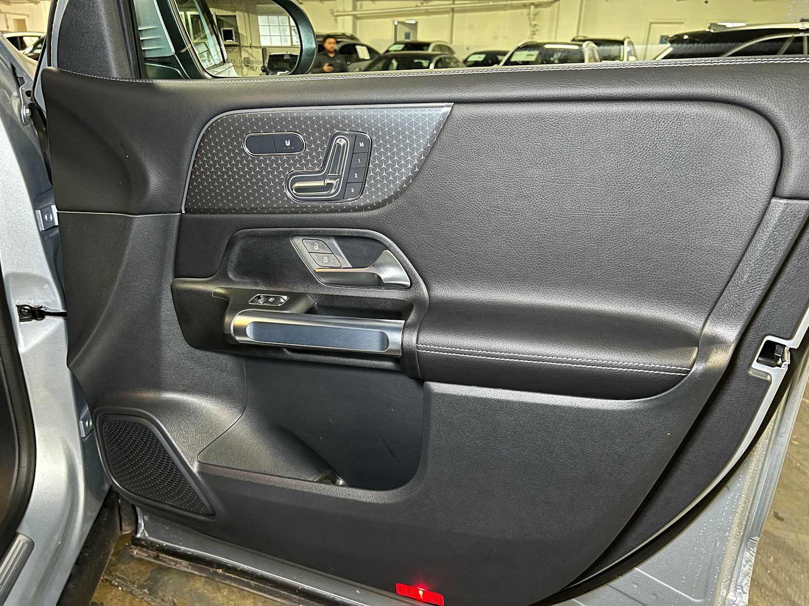 Certified 2025 Mercedes-Benz GLB 250 4MATIC image 10