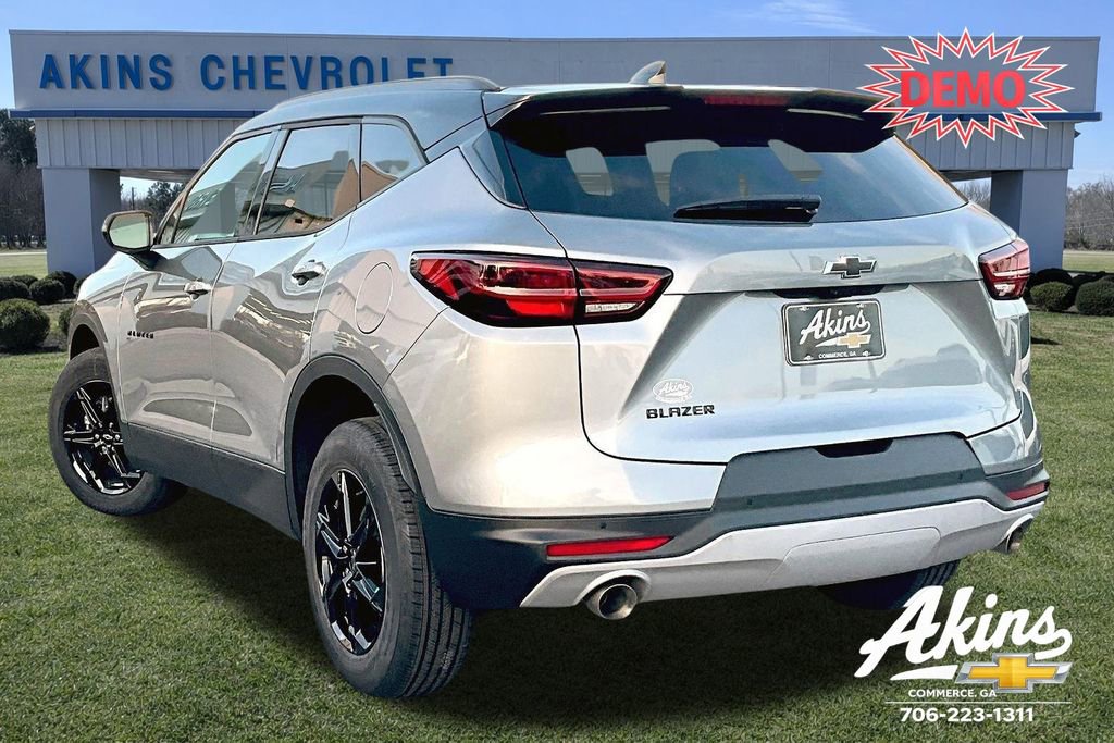 New 2026 Chevrolet Blazer LT w/ Sound & Technology Package FWD image 3