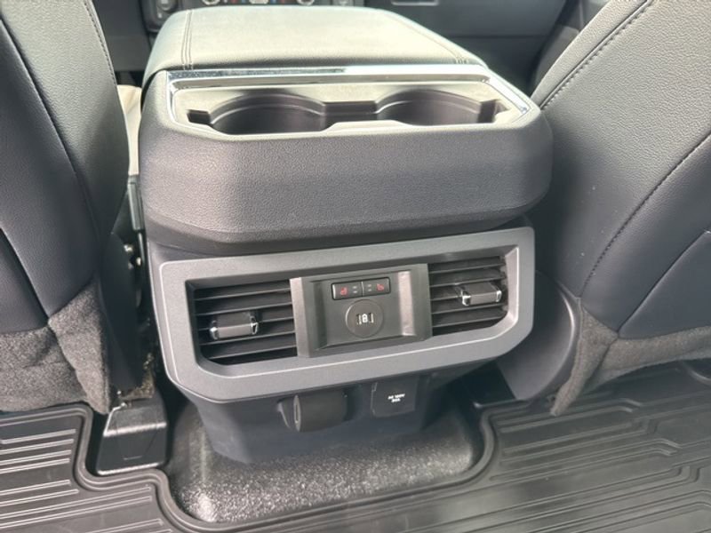 Used 2024 Ford F250 Lariat w/ Chrome Package AWD/4WD image 20