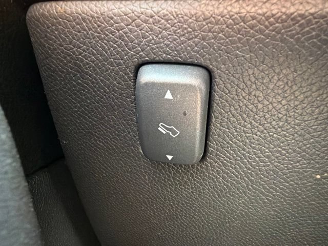 Used 2011 Lincoln Navigator 4WD w/ 101A Rapid Spec Order Code image 31