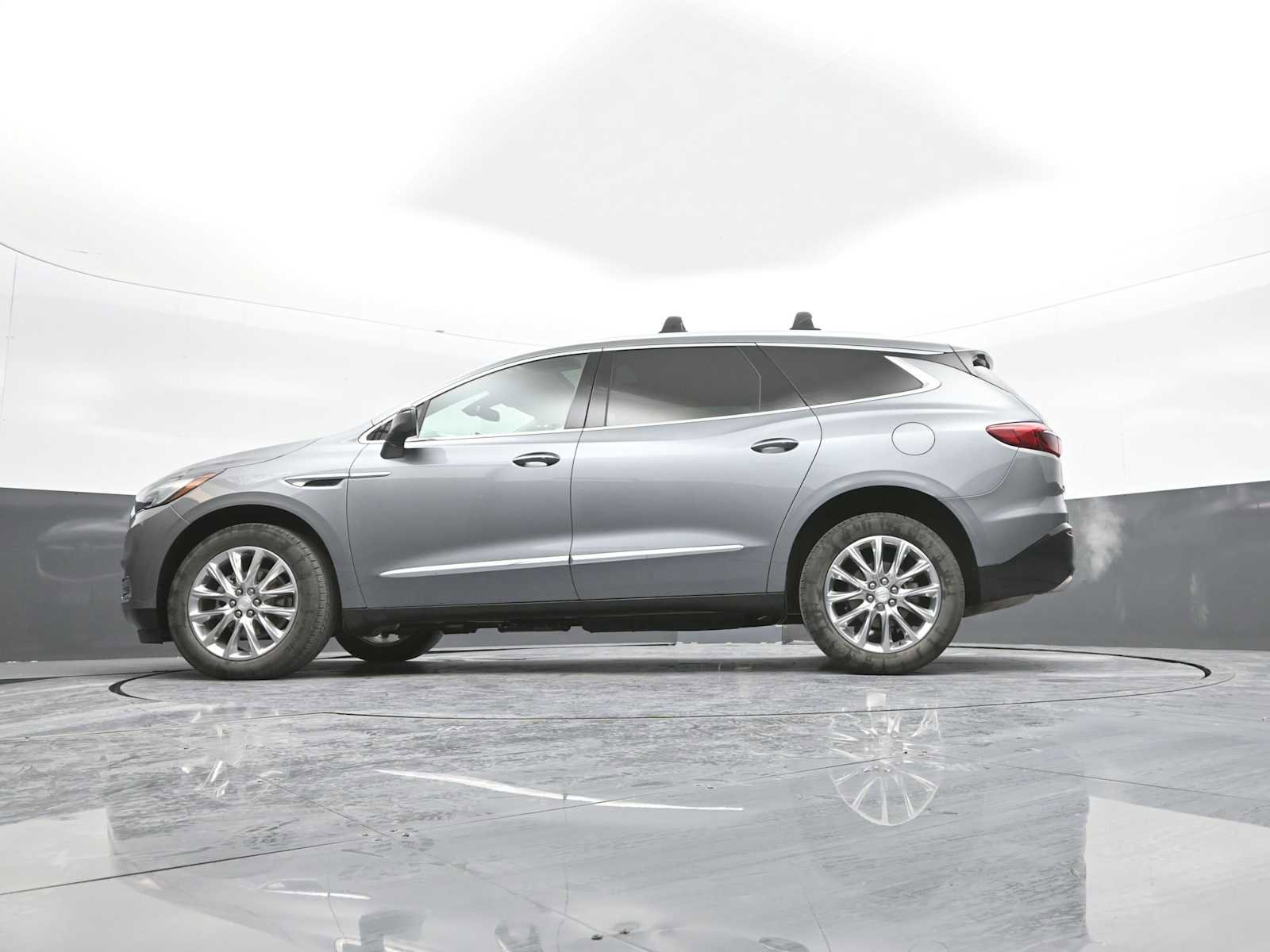 Used 2020 Buick Enclave Premium w/ Sun and Sites Package image 38