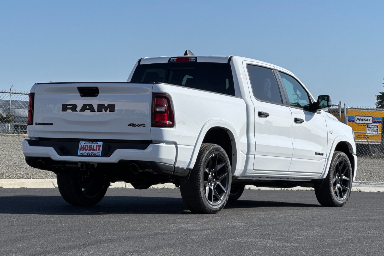 New 2026 RAM 1500 Laramie AWD/4WD image 3