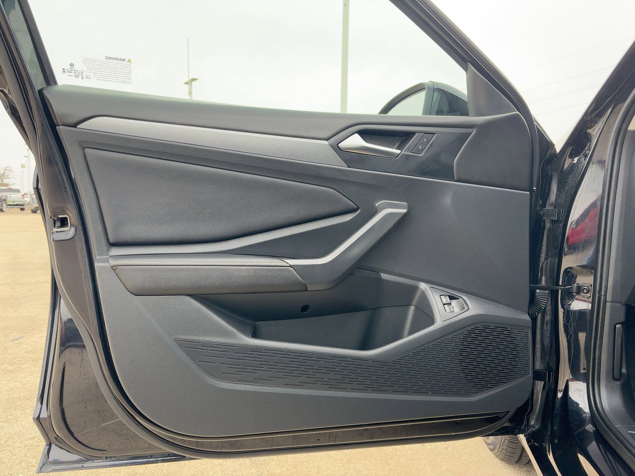 Used 2024 Volkswagen Jetta SE image 13