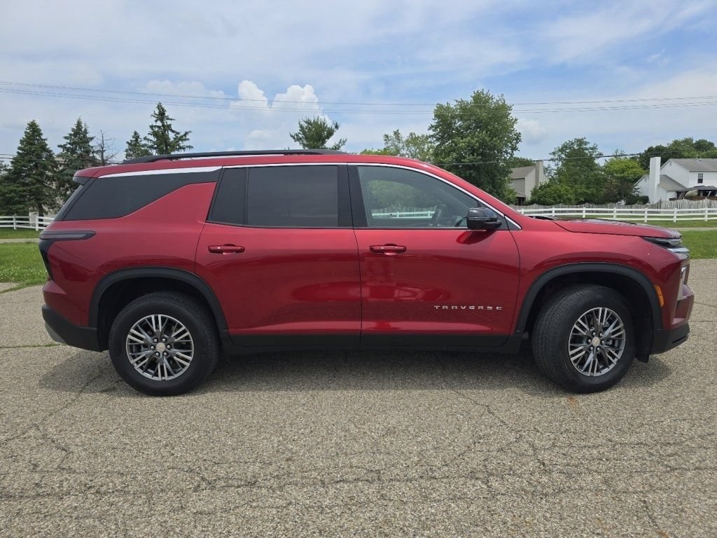 Used 2024 Chevrolet Traverse LT w/ LPO, Floor Liner Package AWD/4WD image 17