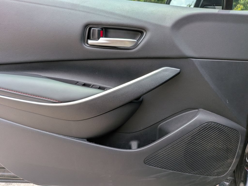 Used 2025 Toyota Corolla SE FWD image 9