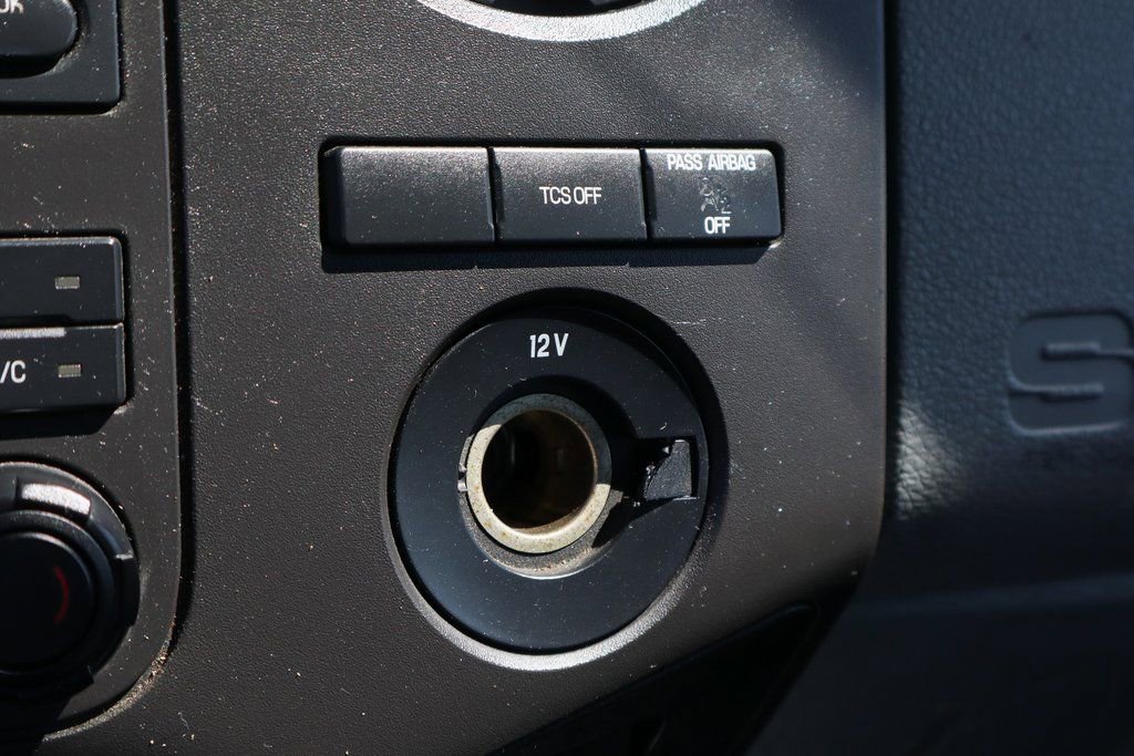 Used 2015 Ford F550 2WD Regular Cab Super Duty image 28