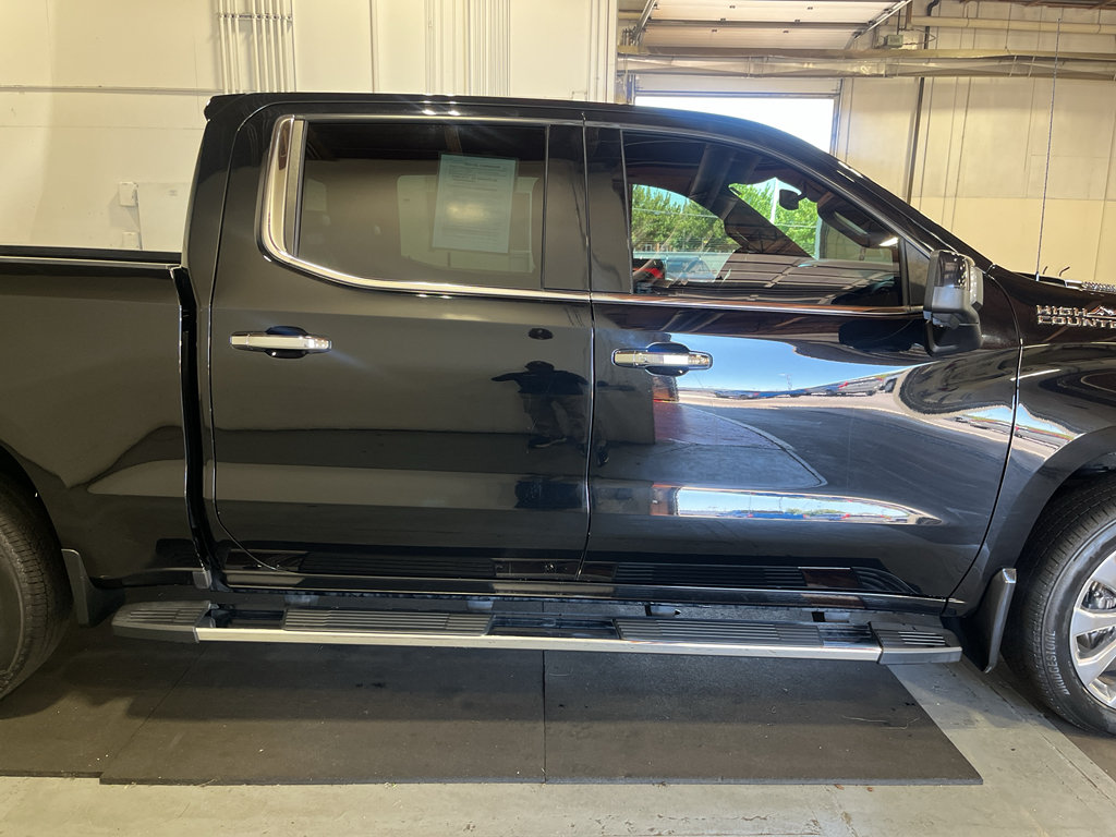 Certified 2022 Chevrolet Silverado 1500 High Country AWD/4WD image 5