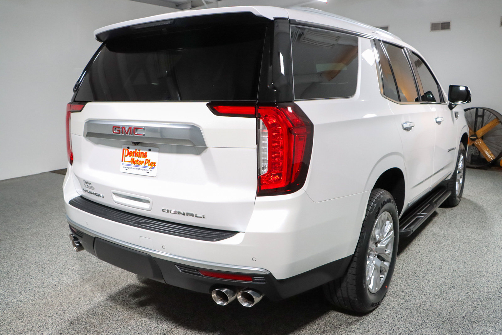 Used 2023 GMC Yukon Denali AWD/4WD image 7