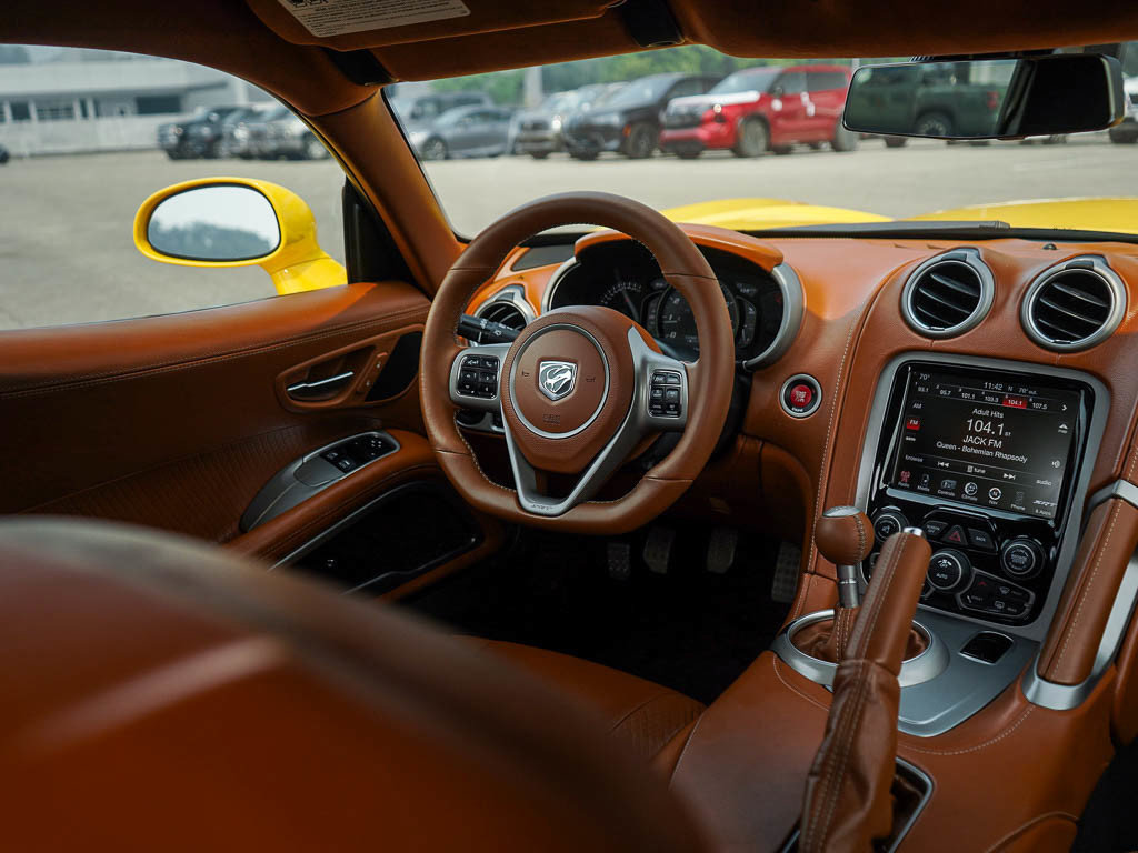 Used 2013 SRT Viper GTS w/ GTS Laguna Interior Pkg RWD image 27