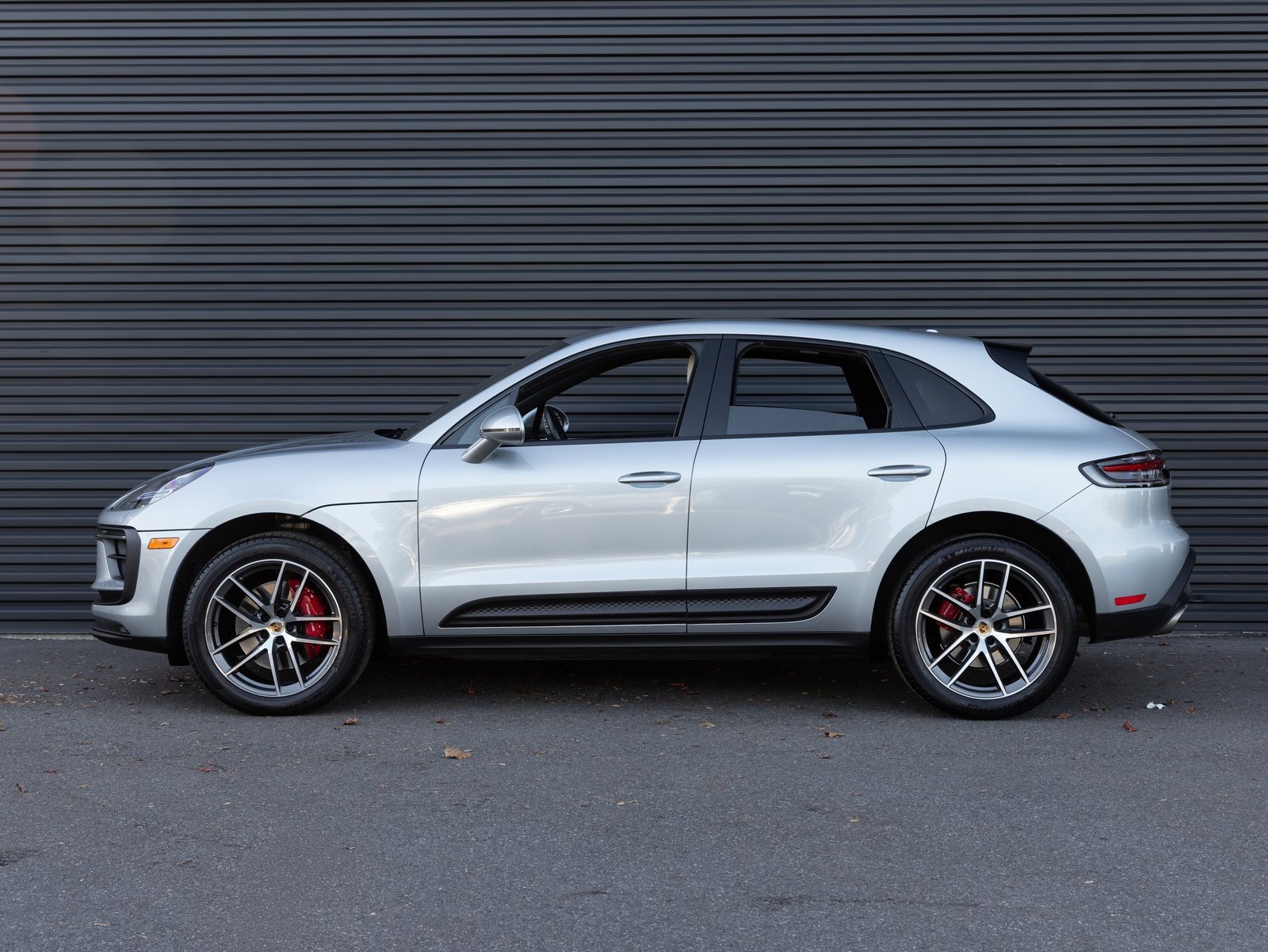 Used 2023 Porsche Macan S image 2