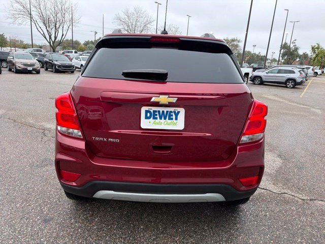 Used 2022 Chevrolet Trax LT w/ LT Convenience Package AWD/4WD image 4