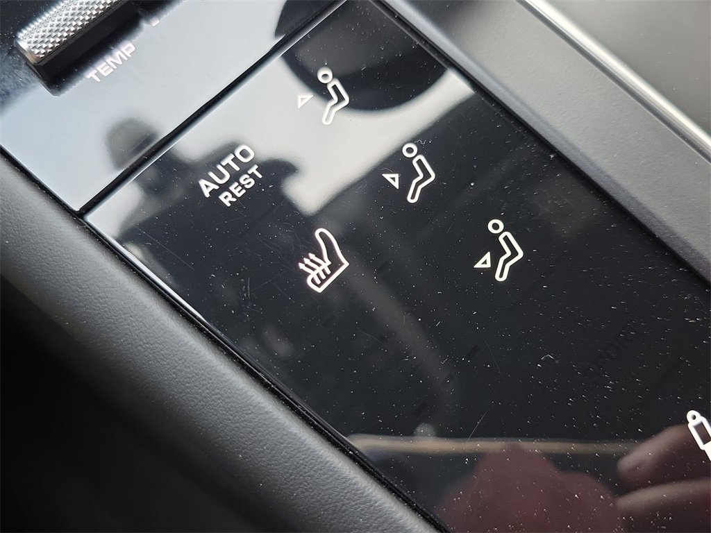 Used 2024 Porsche Macan GTS image 27