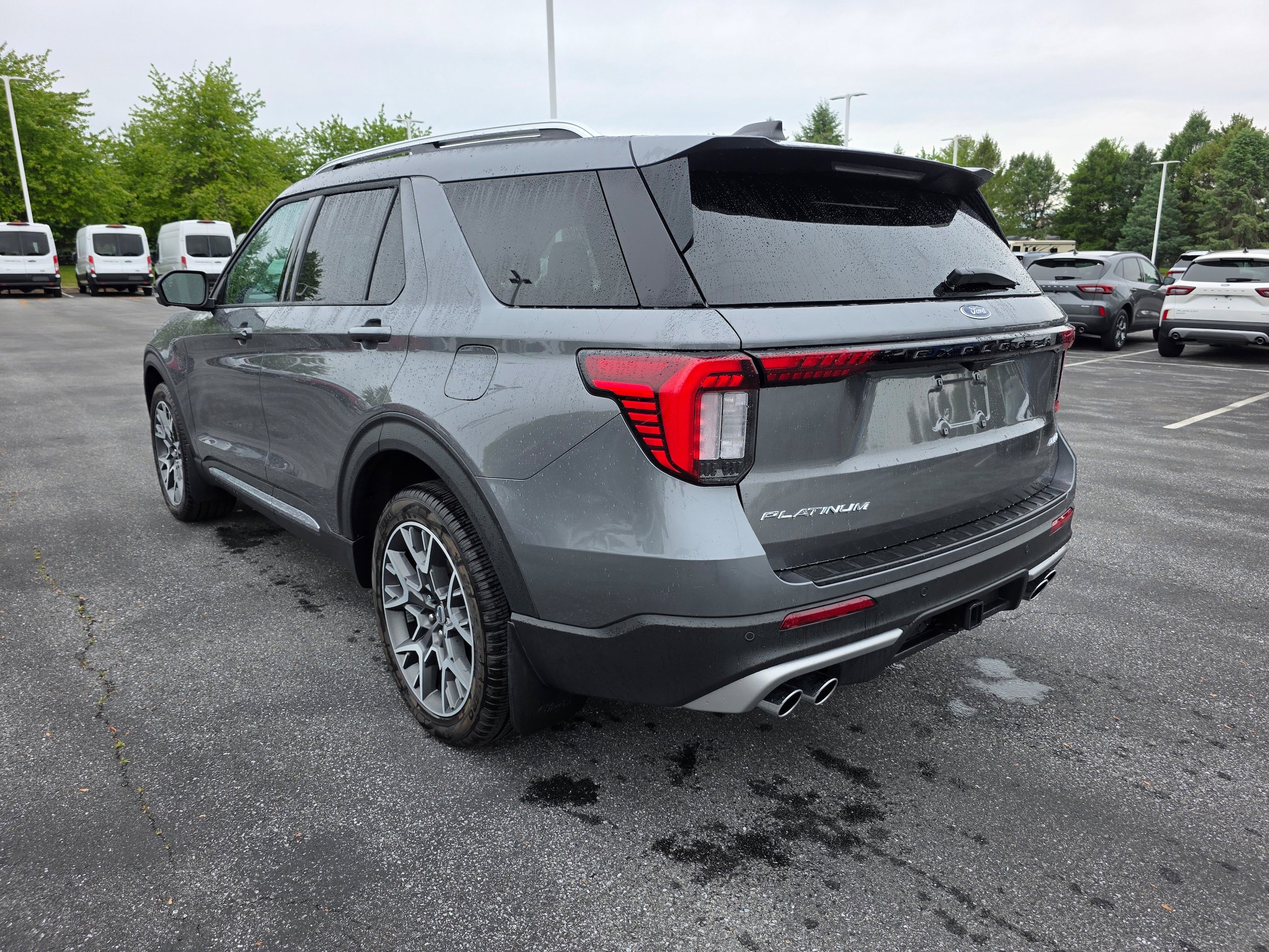 Used 2025 Ford Explorer Platinum w/ Ultimate Package AWD/4WD image 3