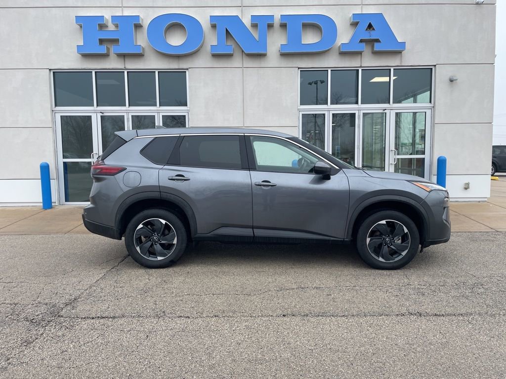 Used 2025 Nissan Rogue SV AWD/4WD image 4