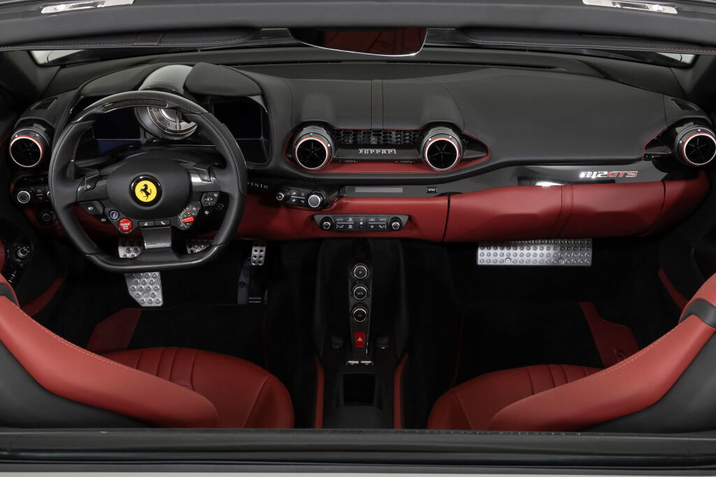 Used 2022 Ferrari 812 GTS image 22