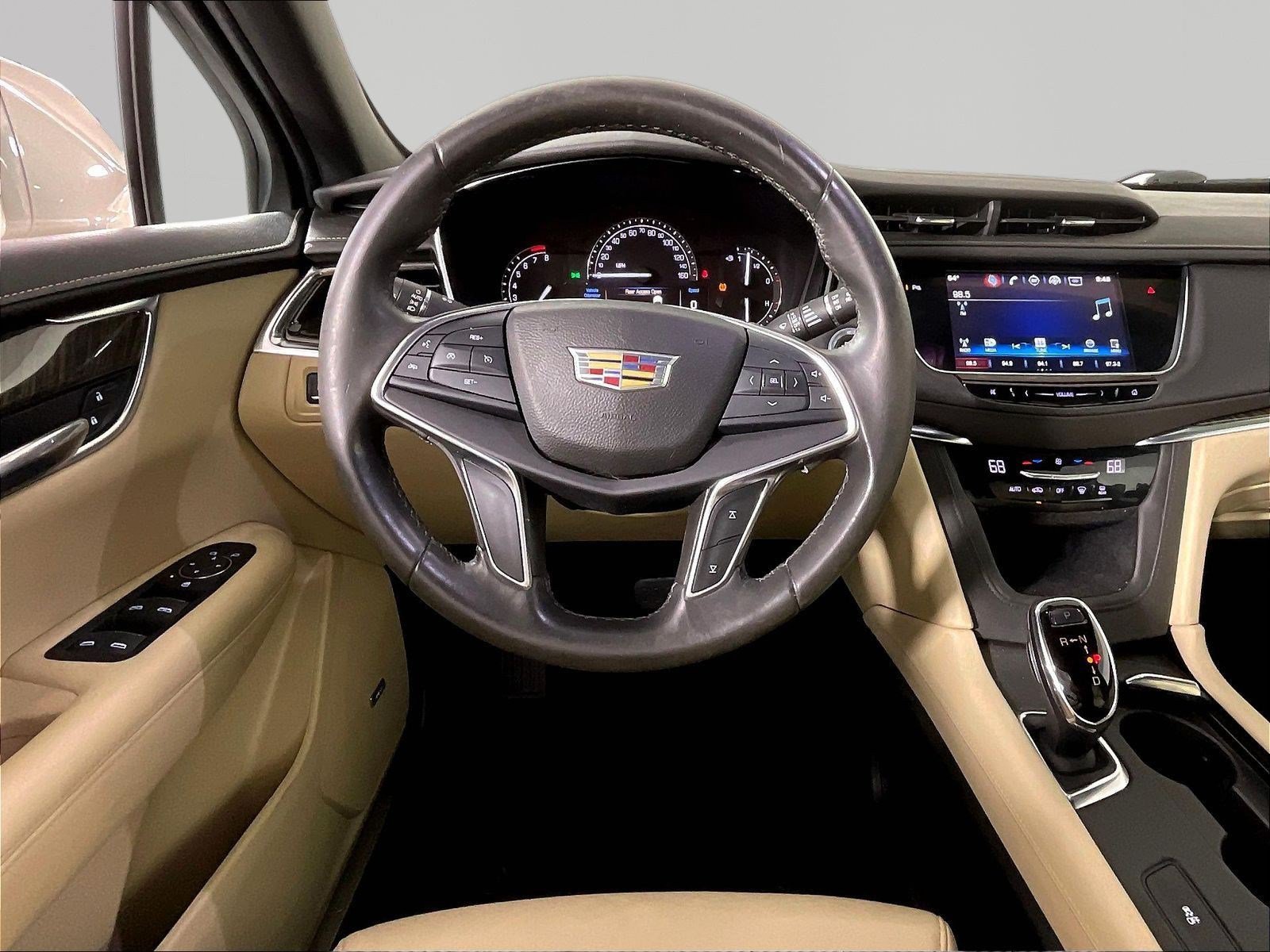 Used 2017 Cadillac XT5 FWD image 8