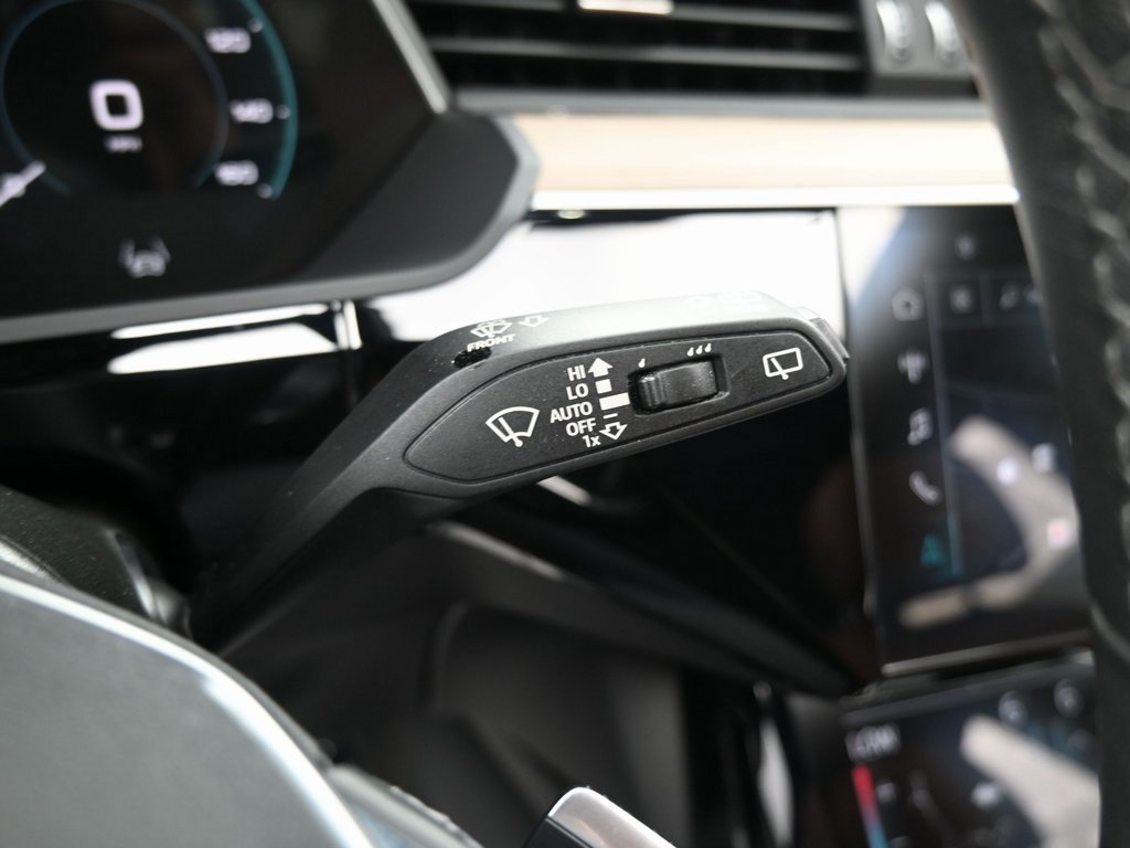 Used 2024 Audi Q8 e-tron Premium Plus image 24