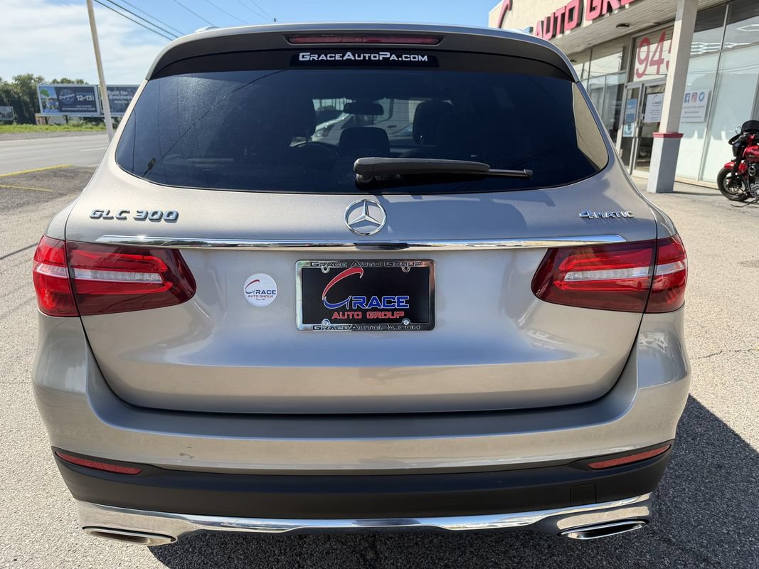 Used 2019 Mercedes-Benz GLC 300 4MATIC w/ Premium Package image 43
