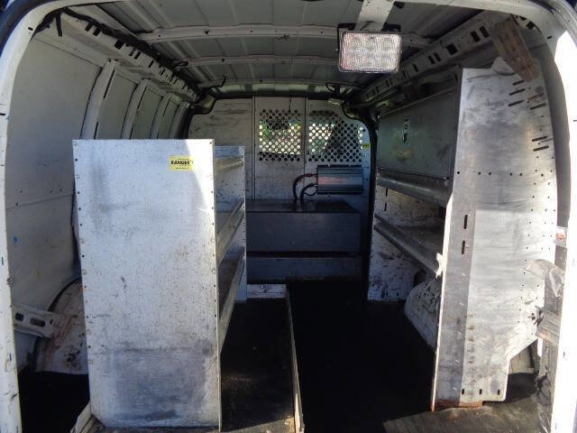 Used 2016 Chevrolet Express 2500 RWD image 6