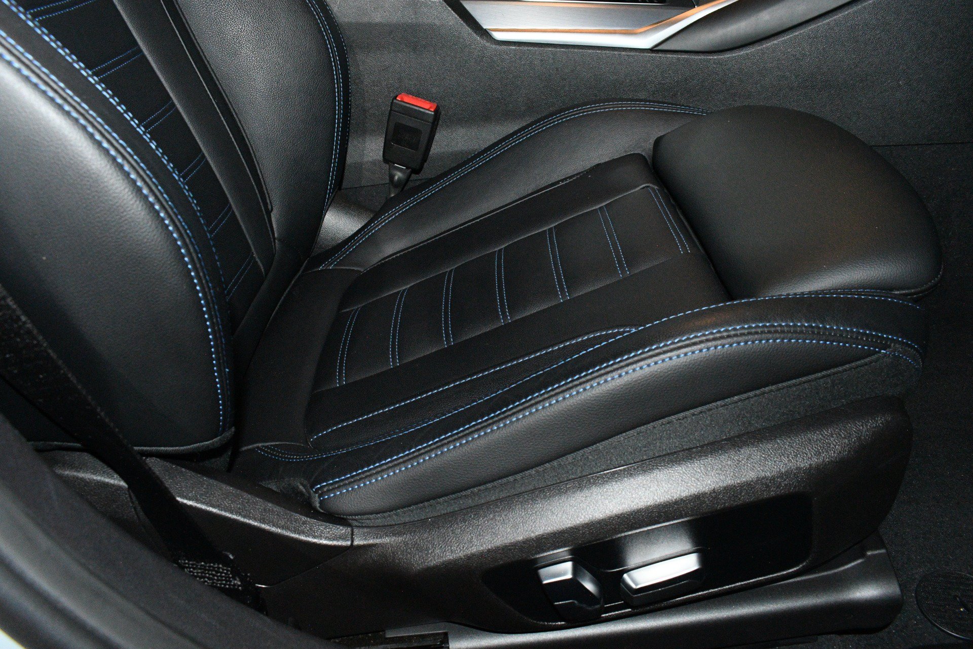 Used 2023 BMW M340i xDrive AWD/4WD image 14