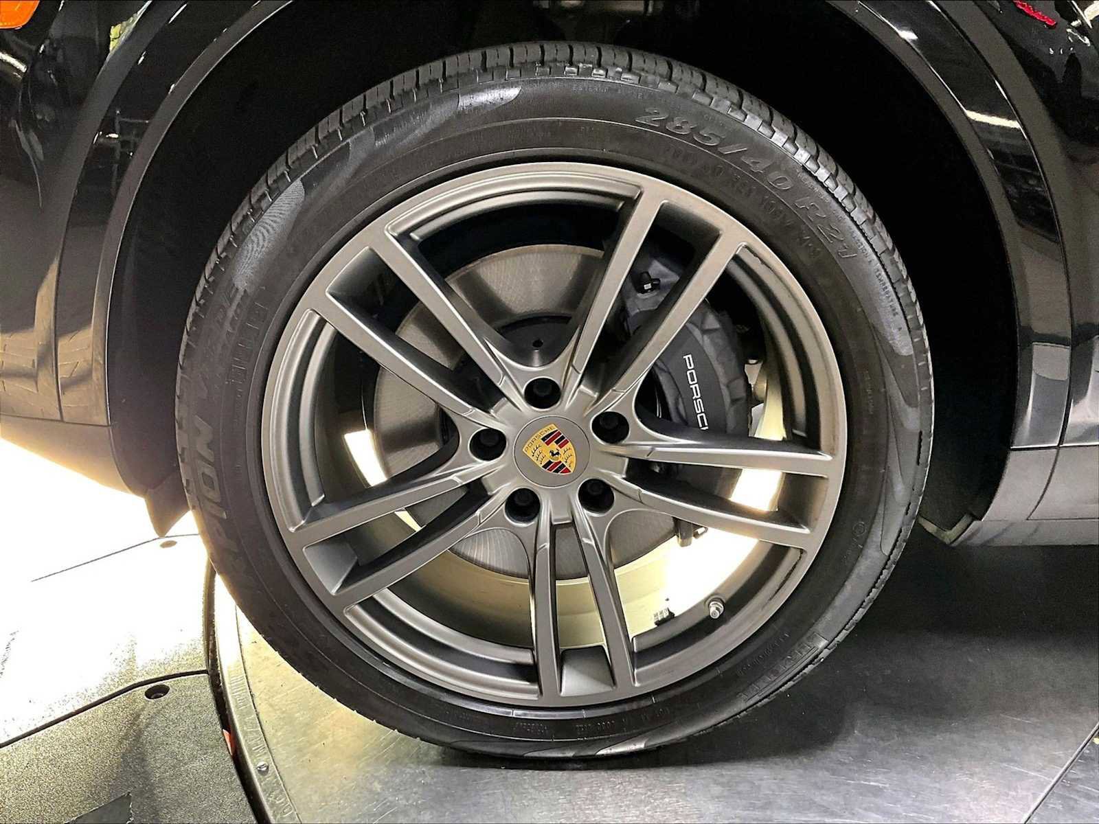 Used 2022 Porsche Cayenne image 14