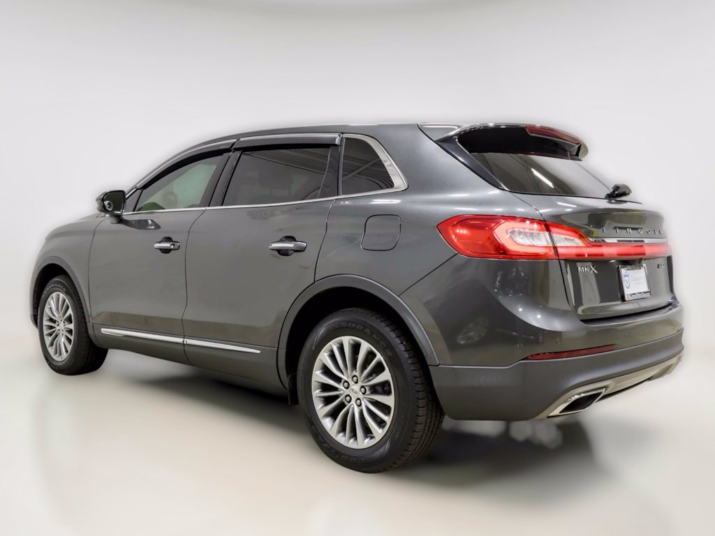 Used 2018 Lincoln MKX Select w/ Select Plus Package AWD/4WD image 17