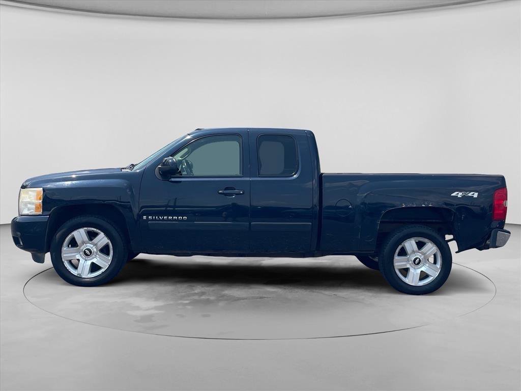 Used 2007 Chevrolet Silverado 1500 LTZ AWD/4WD image 4