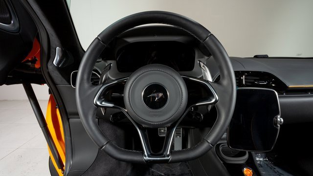 New 2025 McLaren Artura image 13