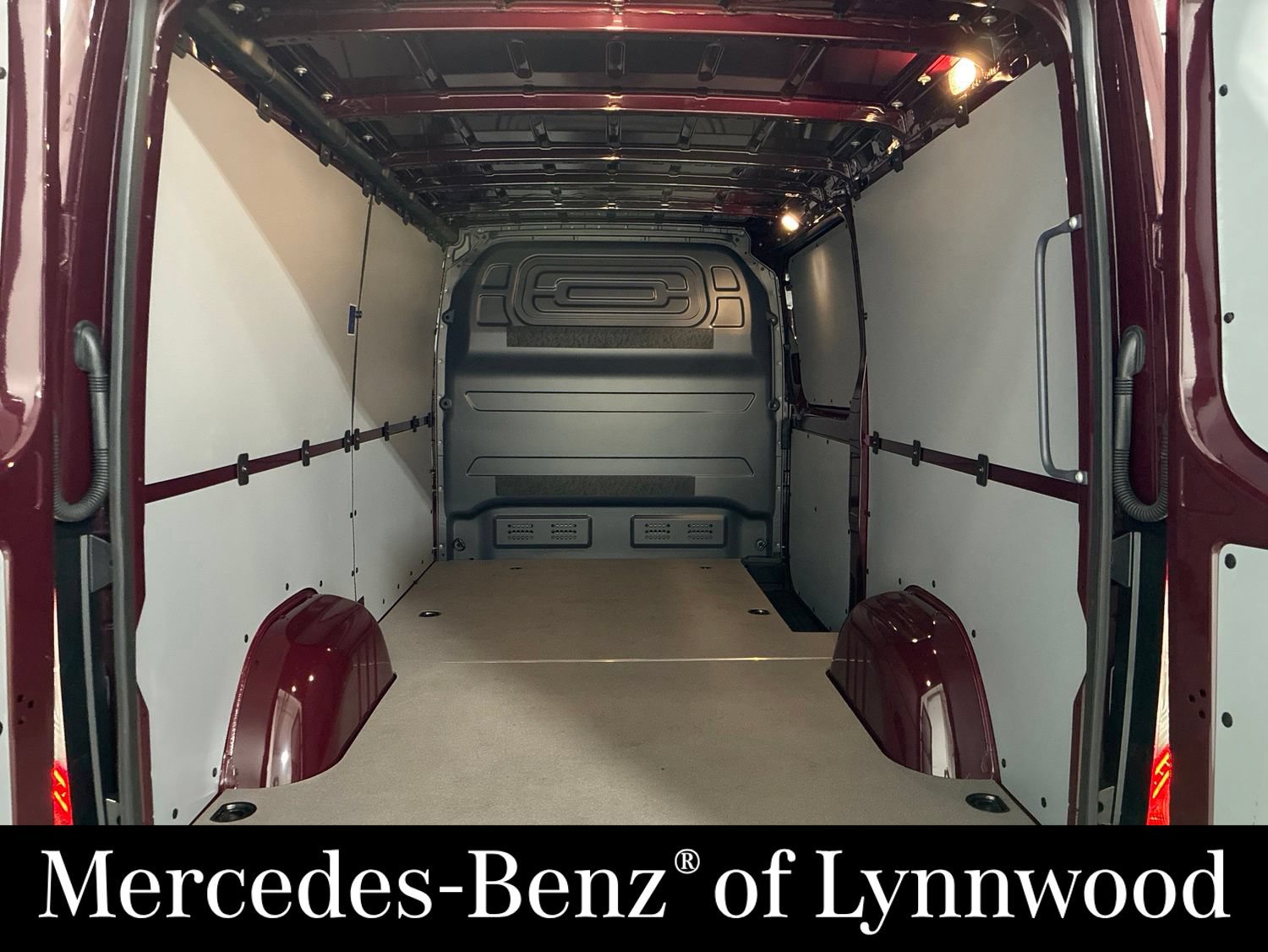 Used 2025 Mercedes-Benz Sprinter 2500 image 23