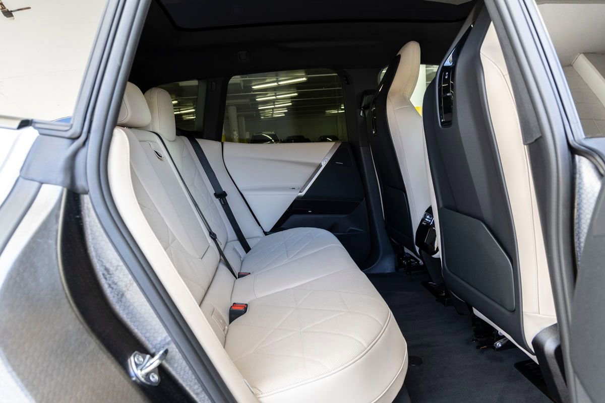 New 2026 BMW iX xDrive45 image 24