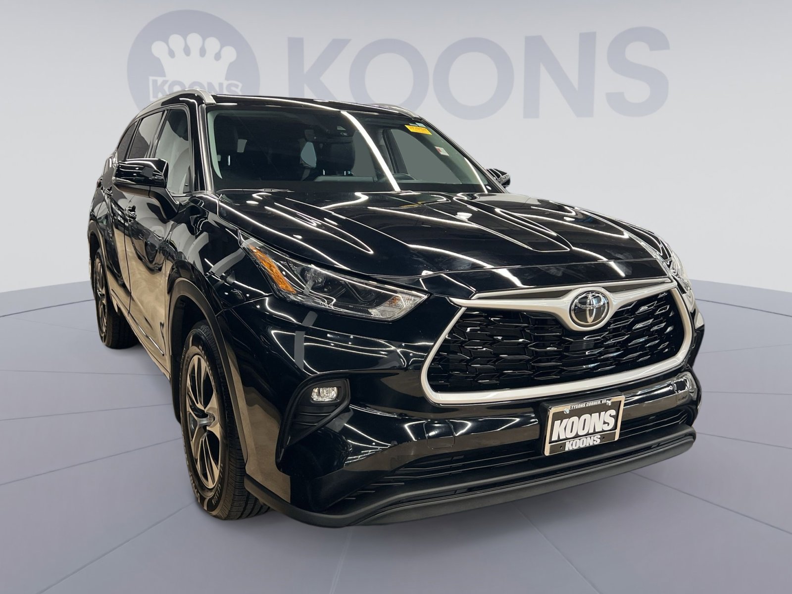 Used 2022 Toyota Highlander XLE image 5