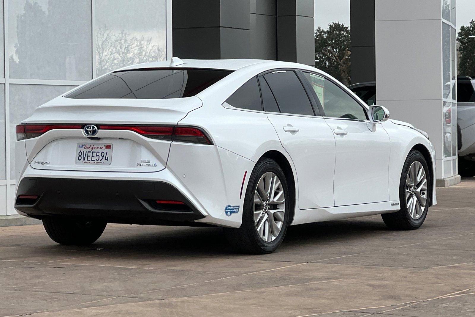 Certified 2021 Toyota Mirai XLE w/ Advanced Technology Package image 4