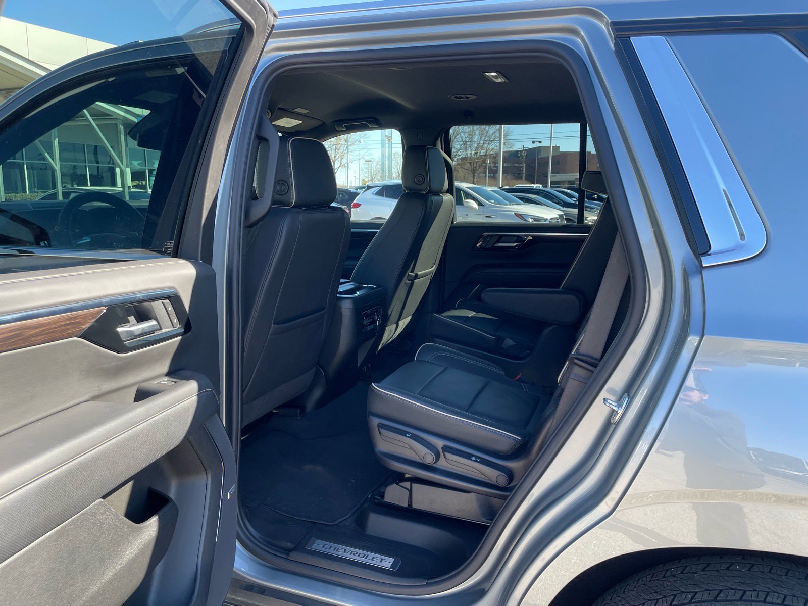 Used 2025 Chevrolet Tahoe Premier image 16