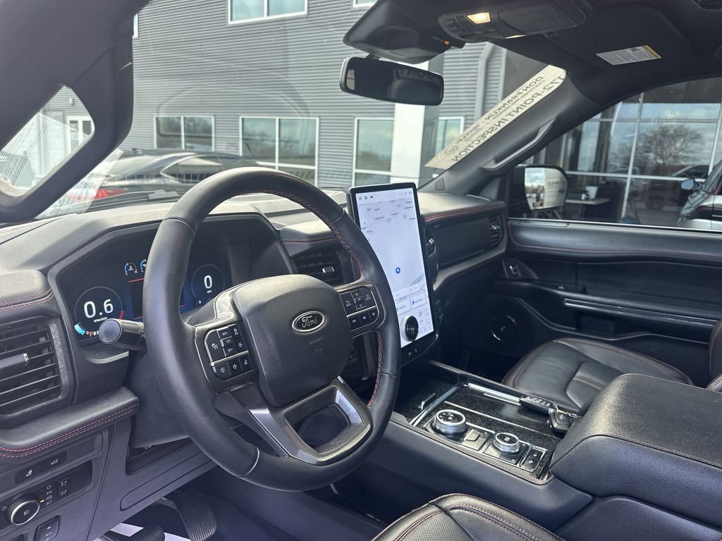 Used 2024 Ford Expedition Limited image 10