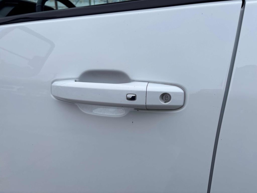 Used 2025 GMC Sierra 2500 AT4 w/ AT4 Premium Plus Package image 11