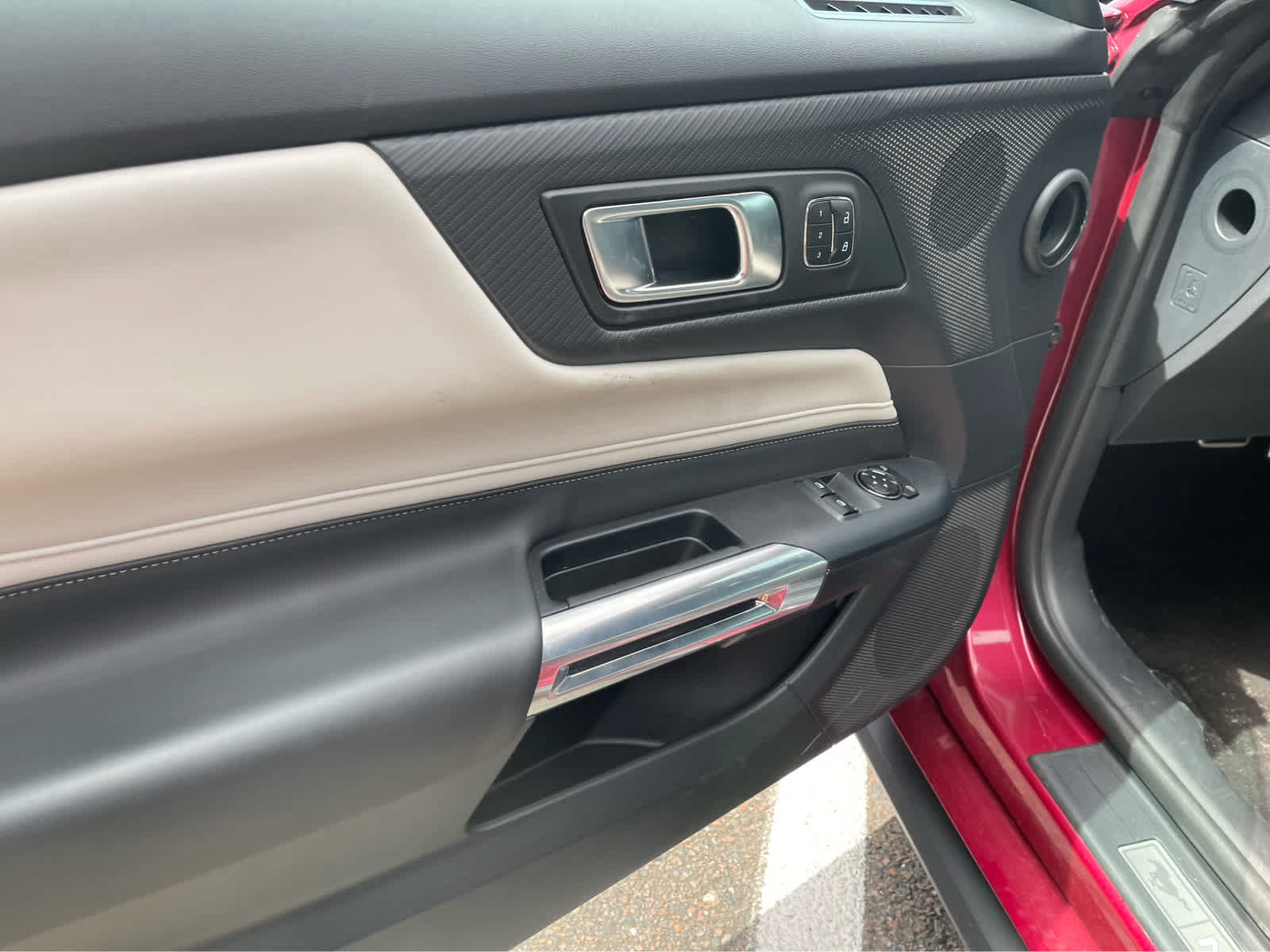 Used 2025 Ford Mustang Premium RWD image 11