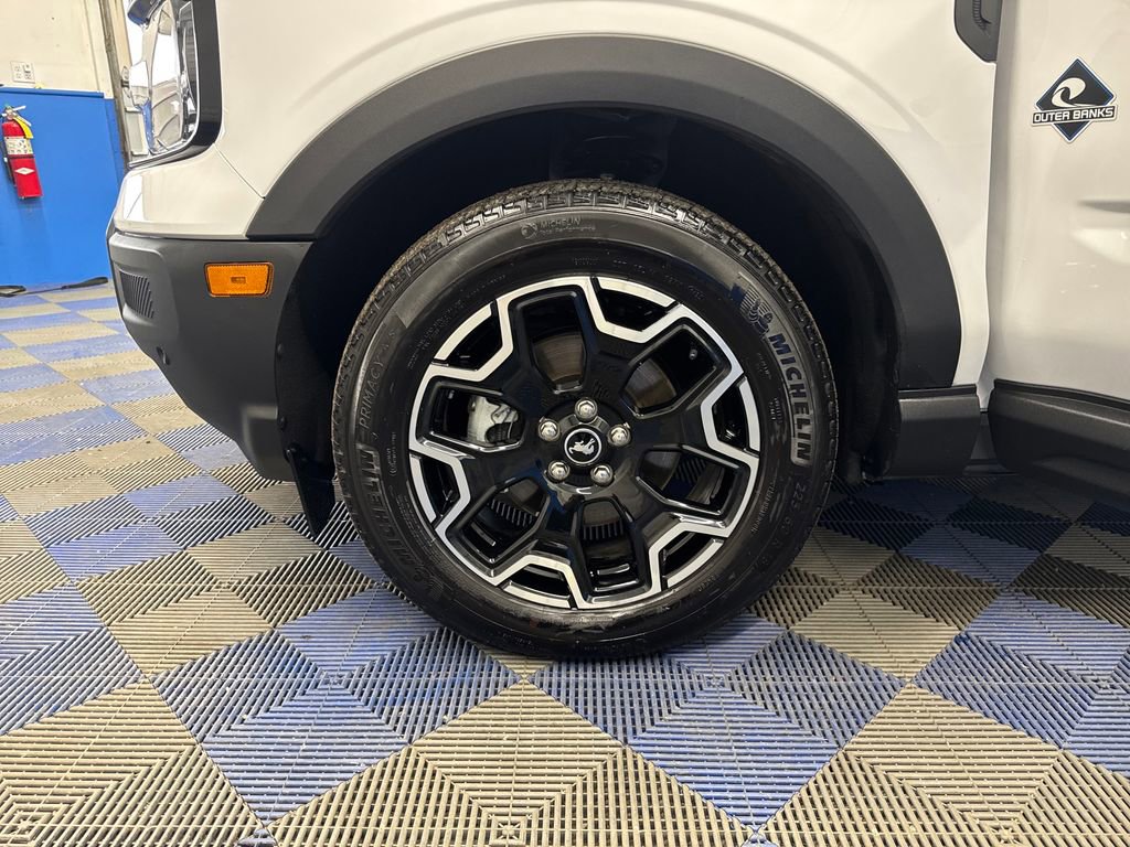Certified 2025 Ford Bronco Sport Outer Banks w/ Outer Banks Tech Package+ AWD/4WD image 29