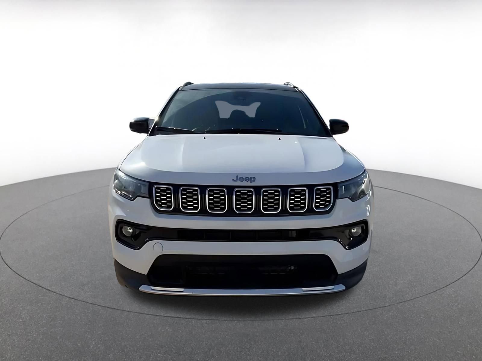 Used 2025 Jeep Compass Limited AWD/4WD image 4