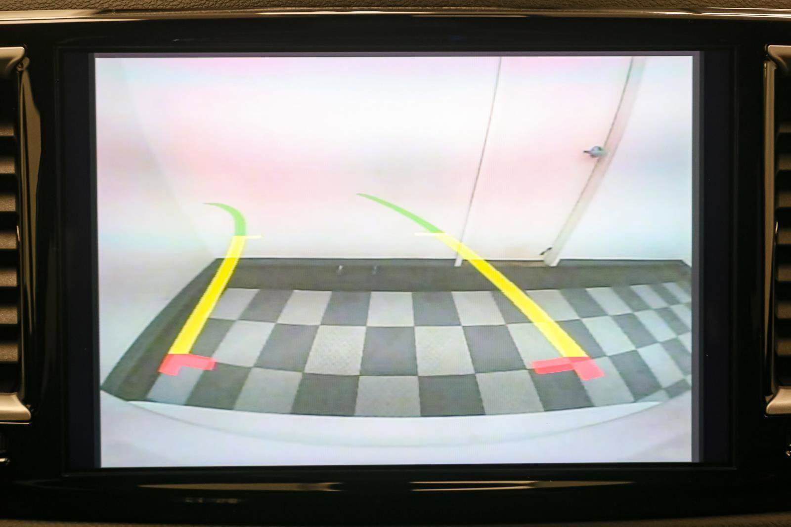 Used 2025 Chrysler Pacifica Select image 35