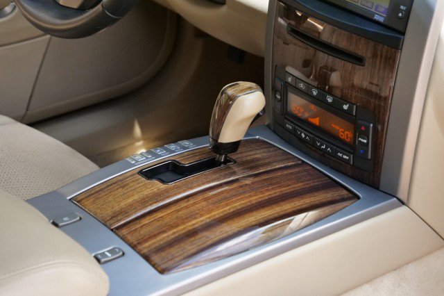 Used 2007 Cadillac XLR V RWD image 32