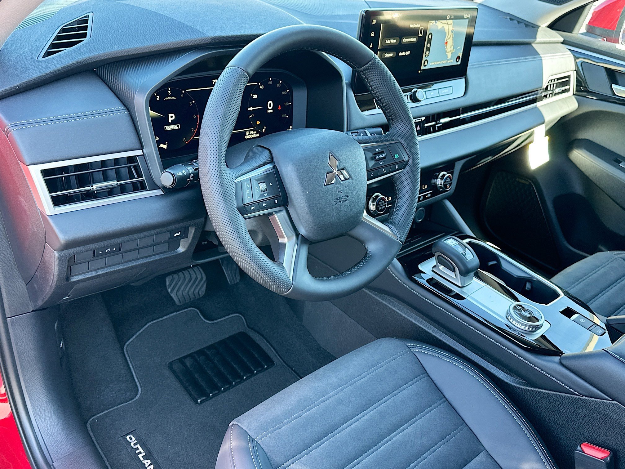 New 2025 Mitsubishi Outlander SE image 6