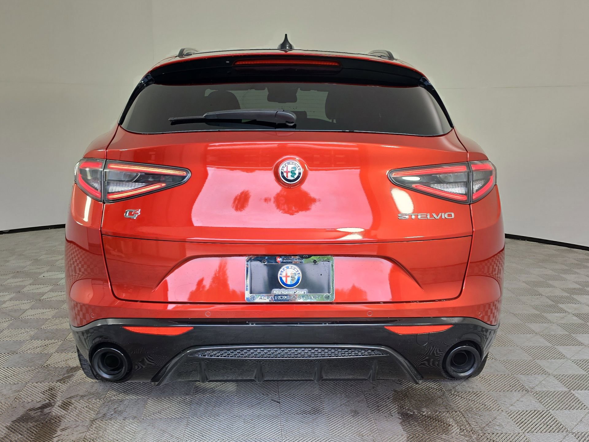 Used 2024 Alfa Romeo Stelvio Veloce AWD/4WD image 6