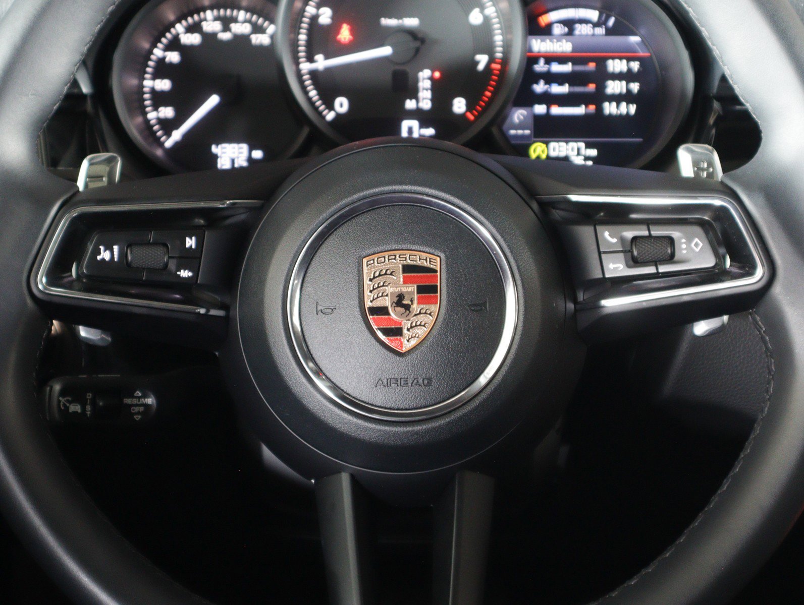 Certified 2026 Porsche Macan AWD/4WD image 14