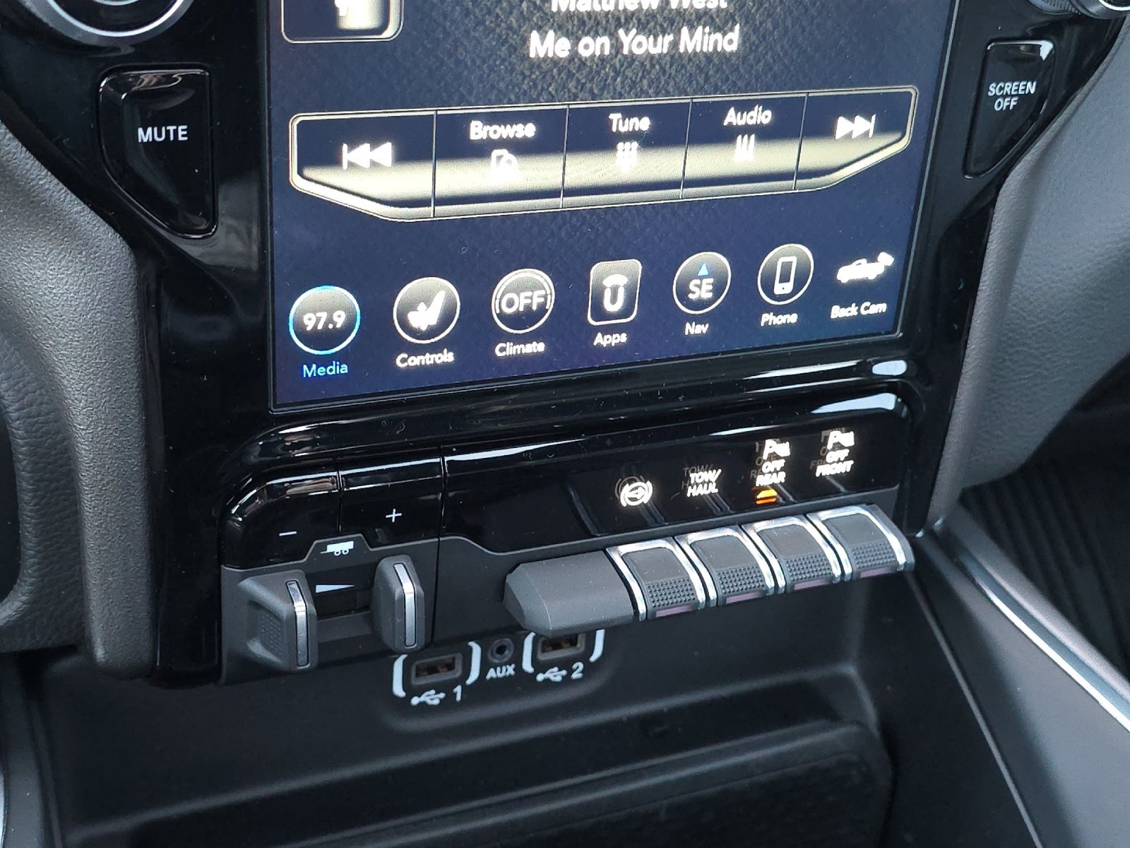 Used 2020 RAM 3500 Laramie image 19