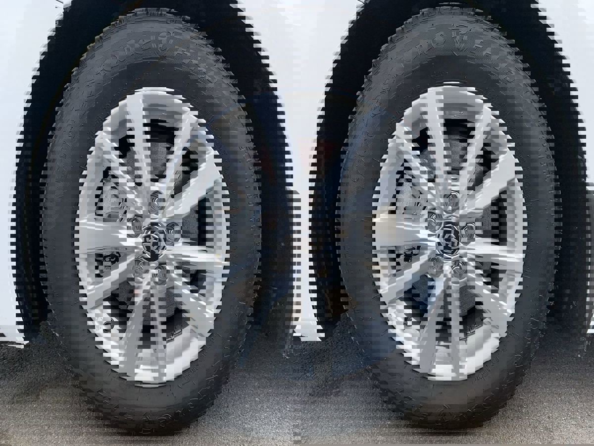 Used 2025 Toyota Camry SE image 10