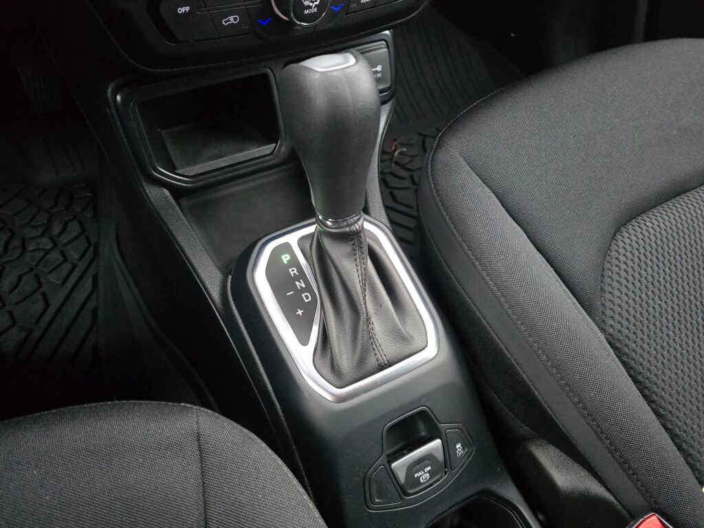 Used 2019 Jeep Renegade Altitude w/ UConnect 8.4 Nav Group image 27