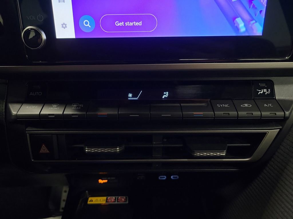 Used 2025 Toyota Camry SE image 18