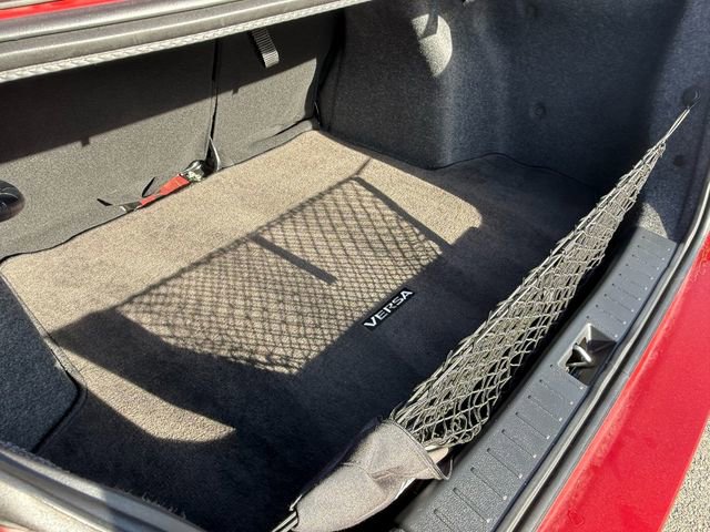 Used 2025 Nissan Versa SV w/ Trunk Package image 28