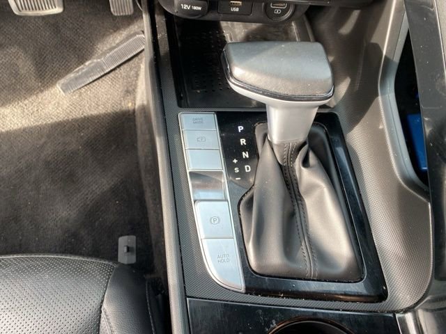 Used 2021 Hyundai Elantra Limited image 26